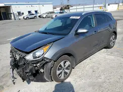 KNDCB3LC8H5094982 2017 KIA NIRO
