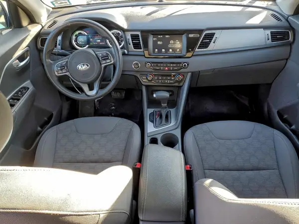 KNDCB3LC8H5095405 2017 KIA NIRO - Image 8