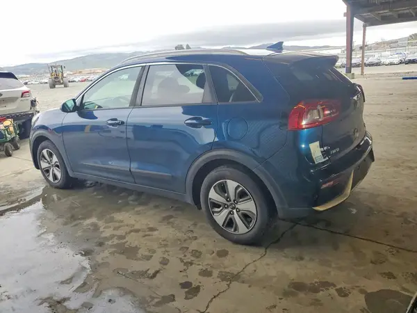 KNDCB3LC8H5102384 2017 KIA NIRO - Image 2