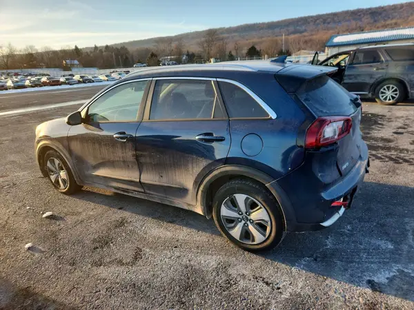 KNDCB3LC8H5104751 2017 KIA NIRO - Image 2