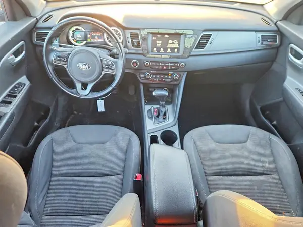 KNDCB3LC8H5104751 2017 KIA NIRO - Image 8