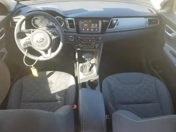 KNDCB3LC8J5113620 2018 KIA NIRO - Image 8