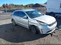 KNDCB3LC8J5117330 2018 KIA NIRO