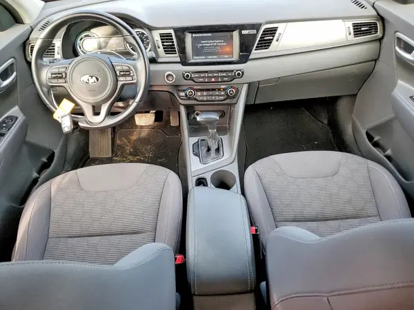 KNDCB3LC8J5123466 2018 KIA NIRO - Image 8