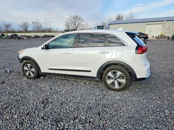 KNDCB3LC8J5125430 2018 KIA NIRO - Image 2