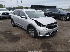 KNDCB3LC8J5125525 2018 KIA NIRO