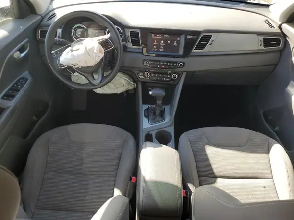 KNDCB3LC8J5126593 2018 KIA NIRO - Image 8