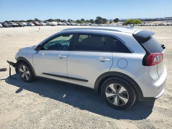KNDCB3LC8J5127274 2018 KIA NIRO - Image 2