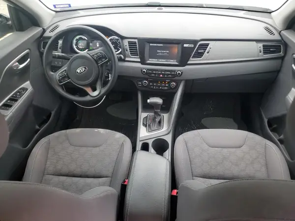 KNDCB3LC8J5127727 2018 KIA NIRO - Image 8