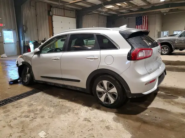 KNDCB3LC8J5152210 2018 KIA NIRO - Image 2
