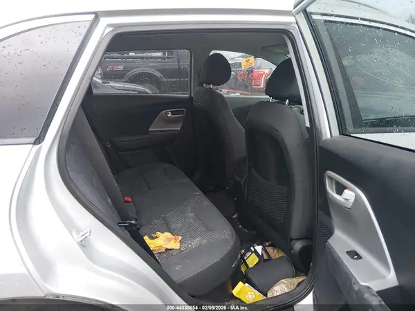 KNDCB3LC8J5158461 2018 KIA NIRO - Image 8