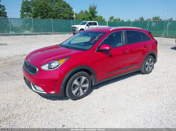 KNDCB3LC8J5161912 2018 KIA NIRO - Image 2