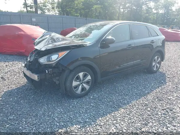 KNDCB3LC8J5176507 2018 KIA NIRO - Image 2