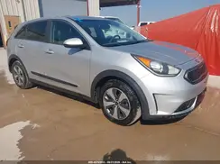 KNDCB3LC8J5186910 2018 KIA NIRO