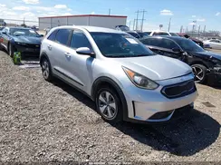 KNDCB3LC8J5186972 2018 KIA NIRO