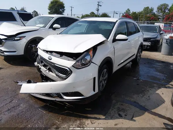 KNDCB3LC8J5190200 2018 KIA NIRO - Image 2