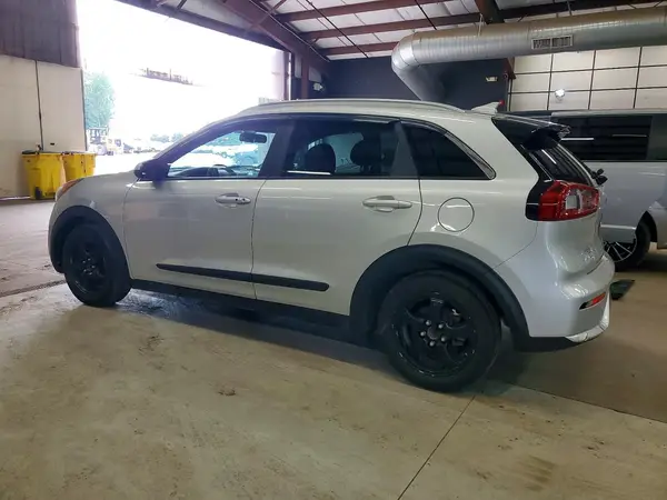 KNDCB3LC8J5200580 2018 KIA NIRO - Image 2
