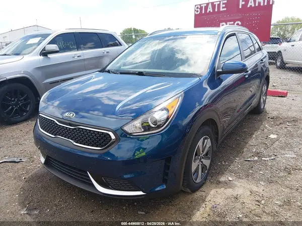 KNDCB3LC8J5201177 2018 KIA NIRO - Image 2