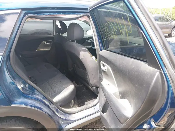 KNDCB3LC8J5201177 2018 KIA NIRO - Image 8