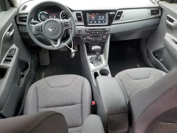 KNDCB3LC8J5204127 2018 KIA NIRO - Image 8