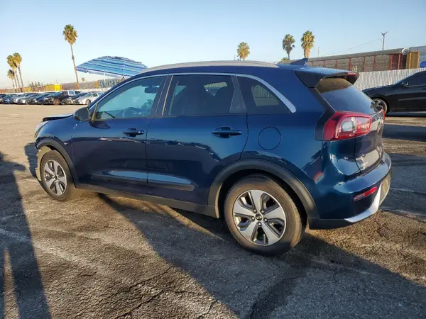 KNDCB3LC8J5206587 2018 KIA NIRO - Image 2