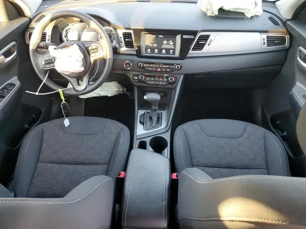 KNDCB3LC8J5206587 2018 KIA NIRO - Image 8
