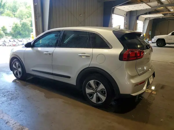 KNDCB3LC8J5210106 2018 KIA NIRO - Image 2