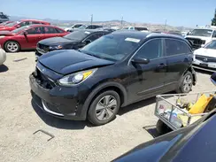KNDCB3LC8J5211384 2018 KIA NIRO