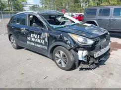 KNDCB3LC8J5211577 2018 KIA NIRO