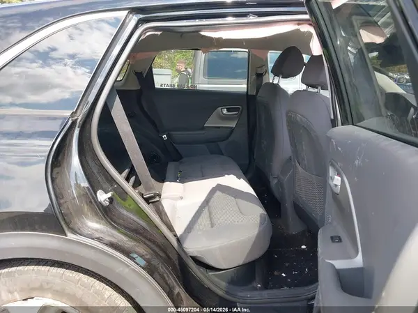 KNDCB3LC8J5211577 2018 KIA NIRO - Image 8