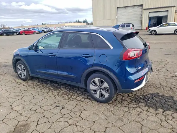 KNDCB3LC8J5213233 2018 KIA NIRO - Image 2