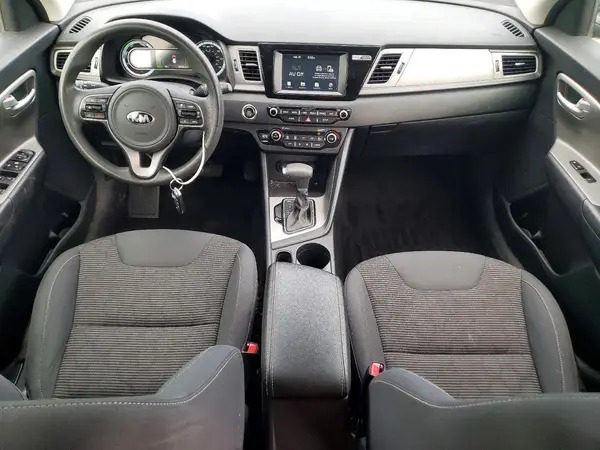 KNDCB3LC8J5213233 2018 KIA NIRO - Image 8