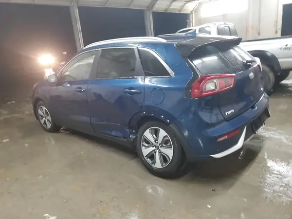 KNDCB3LC8K5217025 2019 KIA NIRO - Image 2