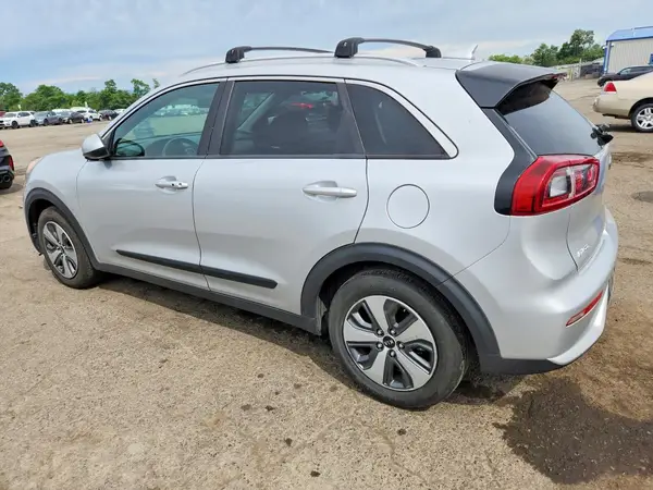 KNDCB3LC8K5217395 2019 KIA NIRO - Image 2