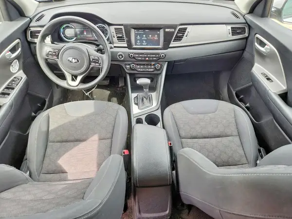 KNDCB3LC8K5217395 2019 KIA NIRO - Image 8