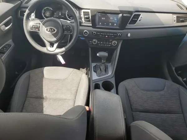 KNDCB3LC8K5217770 2019 KIA NIRO - Image 8