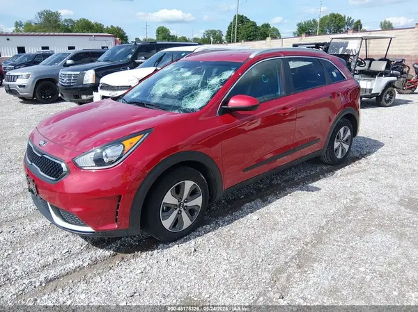 KNDCB3LC8K5218630 2019 KIA NIRO - Image 2