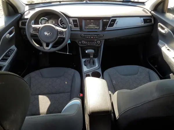 KNDCB3LC8K5220975 2019 KIA NIRO - Image 8