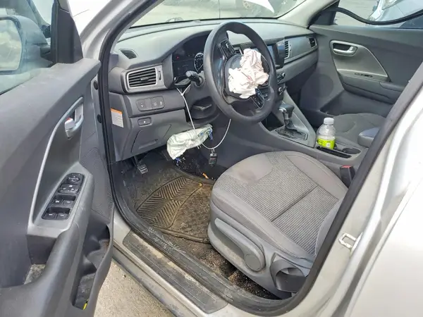 KNDCB3LC8K5224749 2019 KIA NIRO - Image 8