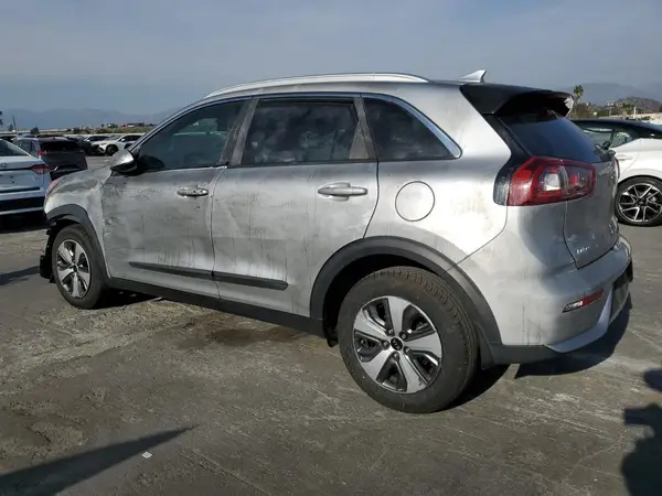KNDCB3LC8K5235329 2019 KIA NIRO - Image 2