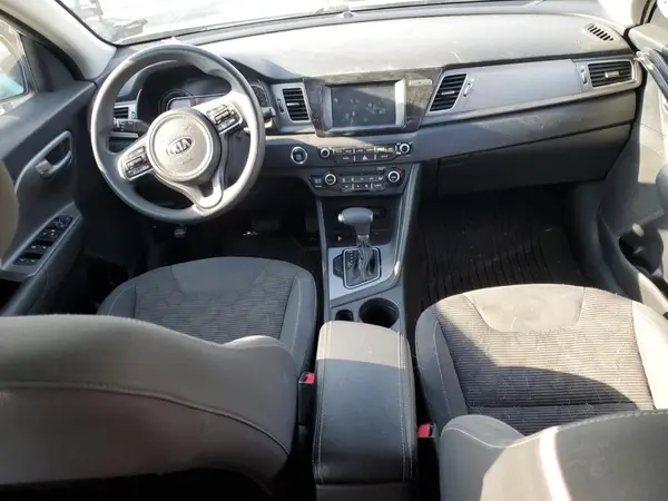 KNDCB3LC8K5235329 2019 KIA NIRO - Image 8