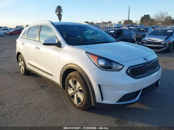 KNDCB3LC8K5238991 2019 KIA NIRO - Image 1