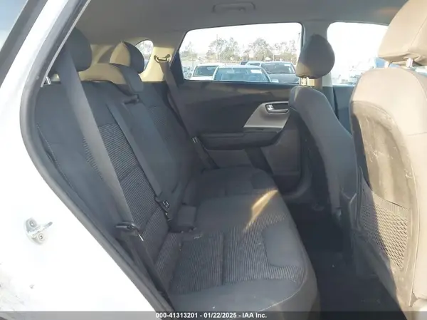KNDCB3LC8K5238991 2019 KIA NIRO - Image 8