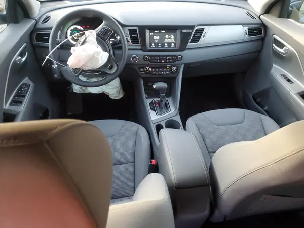 KNDCB3LC8K5240241 2019 KIA NIRO - Image 8