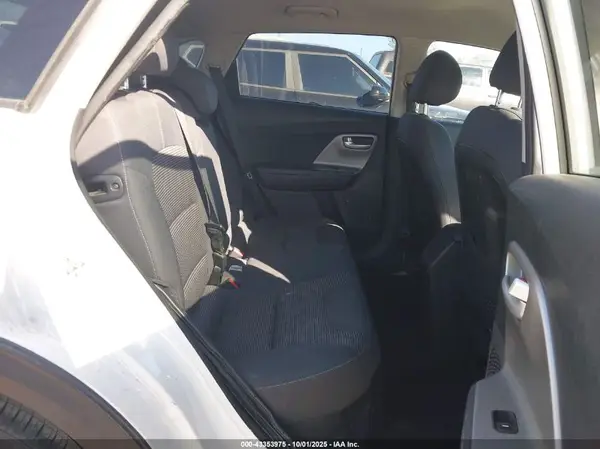 KNDCB3LC8K5240398 2019 KIA NIRO - Image 8