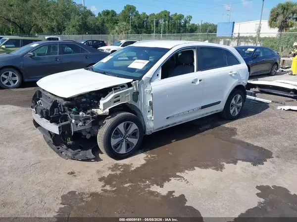 KNDCB3LC8K5242006 2019 KIA NIRO - Image 2