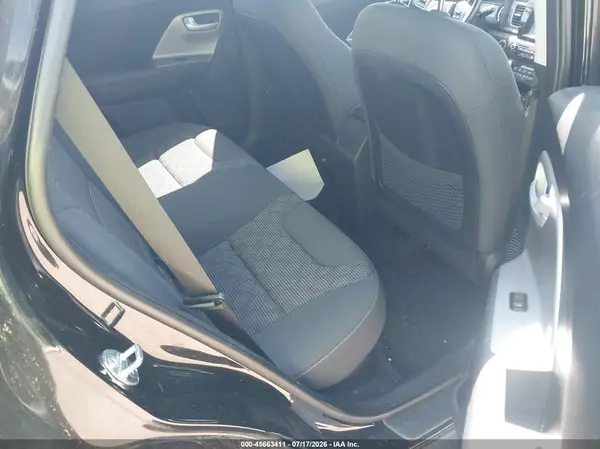KNDCB3LC8K5245052 2019 KIA NIRO - Image 6