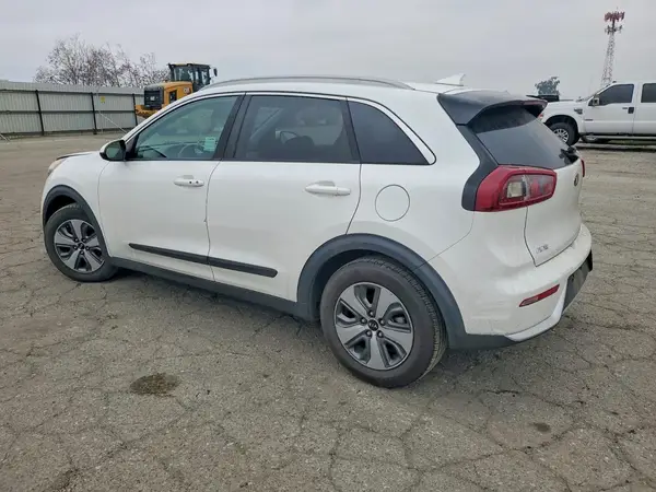 KNDCB3LC8K5250414 2019 KIA NIRO - Image 2
