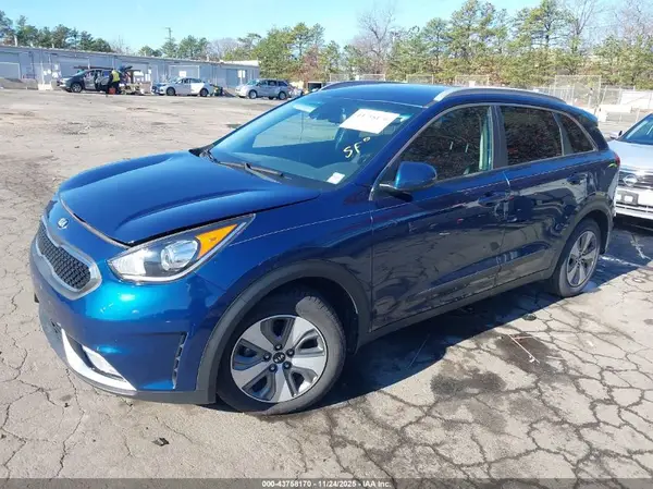 KNDCB3LC8K5251174 2019 KIA NIRO - Image 2
