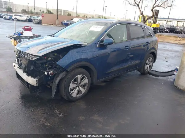 KNDCB3LC8K5262272 2019 KIA NIRO - Image 2